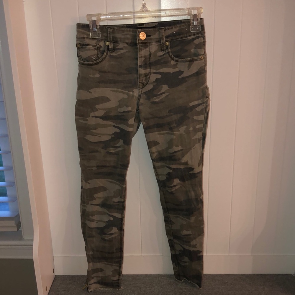 Camo size 0 short jeans